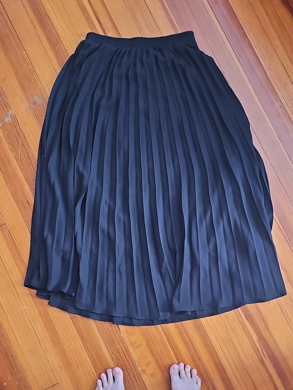 LISETTE Black Pleated Midi Skirt